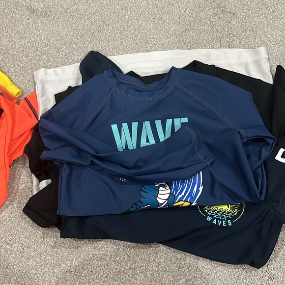 Boys swim top - Picture 8 of 11